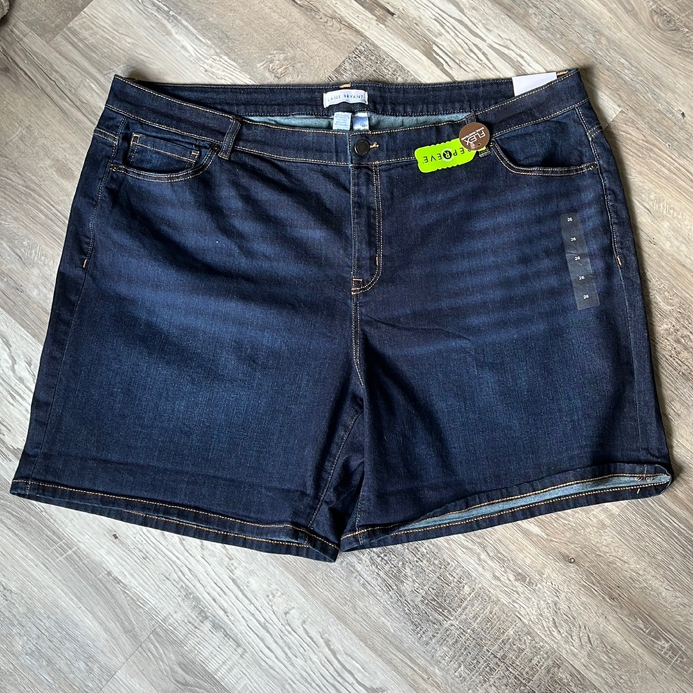 Lane Bryant denim dark wash flex magic waistband girlfriend shorts- size 26
